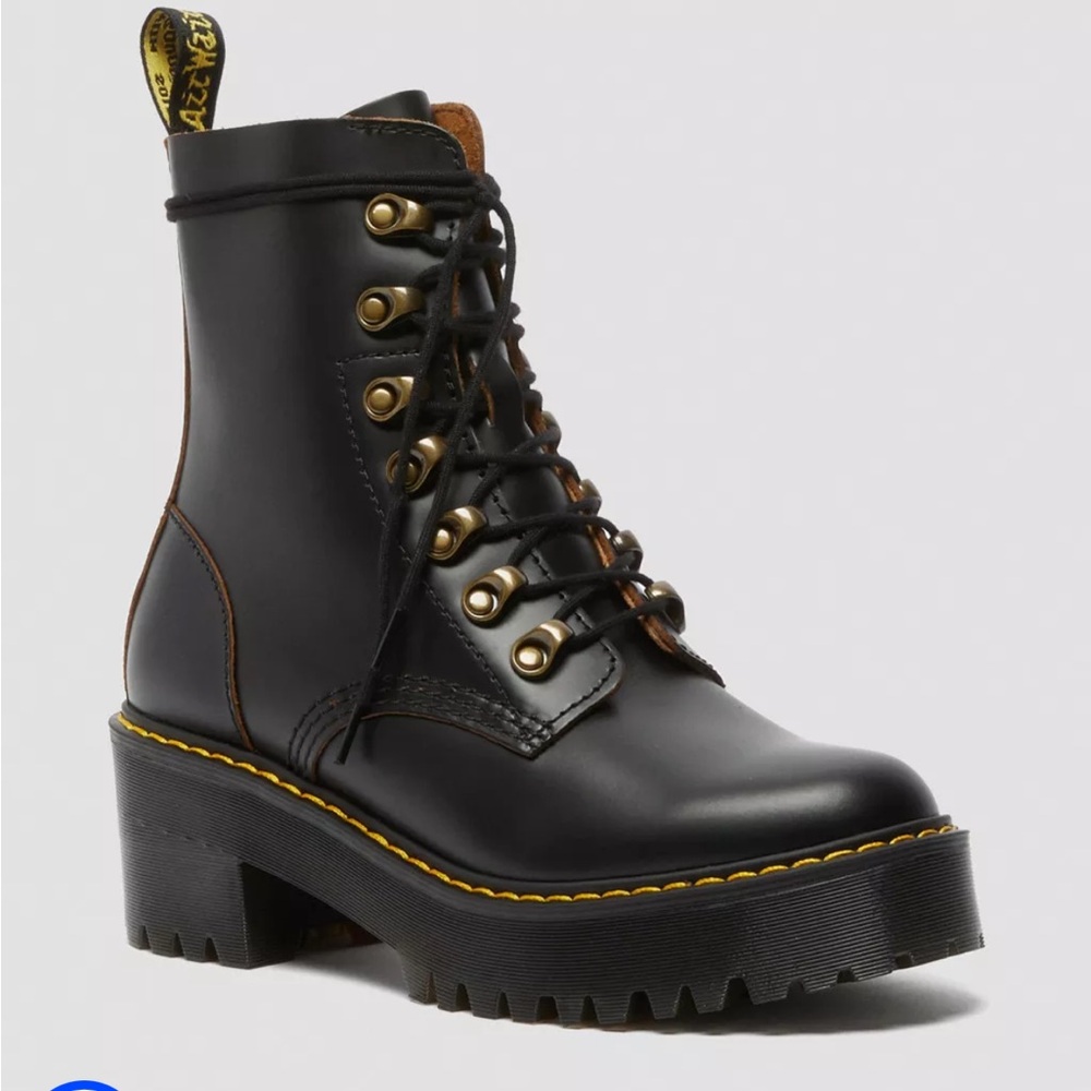 Dr. Martens LEONA WOMEN'S VINTAGE SMOOTH LEATHER HEELED BOOTS